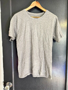 Skora Gray tee large